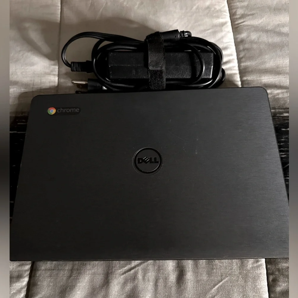 Dell Google Chrome Os: Grey Metallic Laptop/ Charger included
